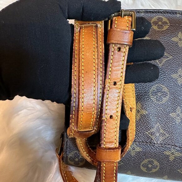 Authentic Louis Vuitton Monogram Saint Cloud PM Crossbody Shoulder Bag - Picture 9 of 16